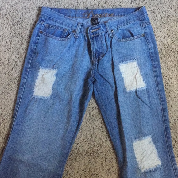 Distressed jeans - Picture 2 of 7